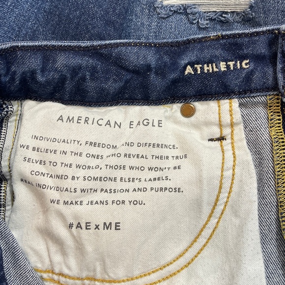 American Eagle OUTFITTERS CUTOFFS MENS SIZE 30 Dark Blue Distressed DENIM - Picture 6 of 8